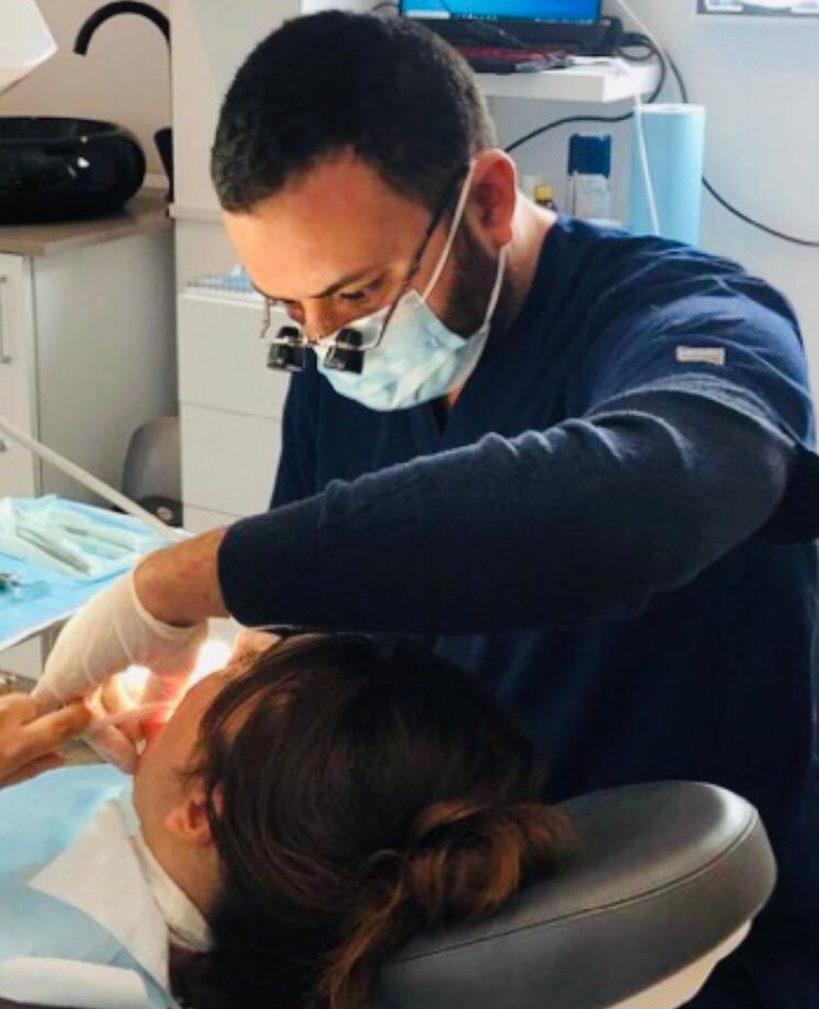 Dr Abdelaziz El khedim-Dentiste